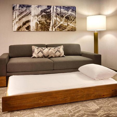 สปริงฮิลล์ สวีท คอรัลวิลล์ Hotel ภายนอก รูปภาพ